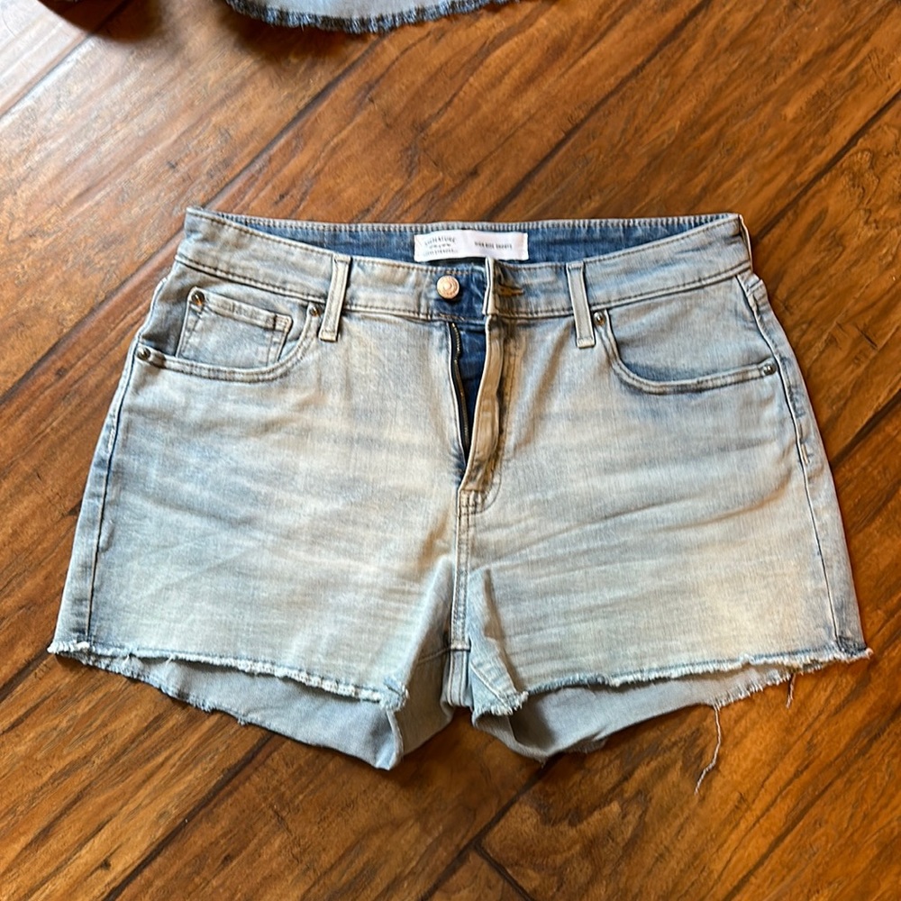 Levi Shorts